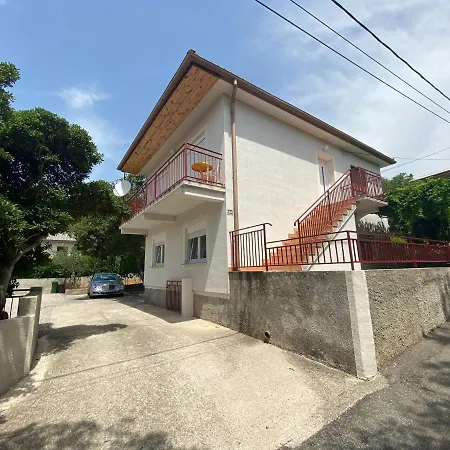 펜션 House With A Parking Space Povile, - 14491 *
